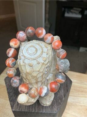 South Red Agate 11mm with Alashan Owl